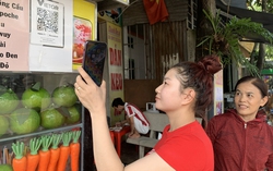 Tuyến phố thanh toán không tiền mặt: Lợi nhưng cũng có phiền toái