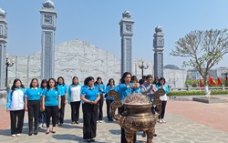 Đoàn công tác Hội LHPN Việt Nam dâng hương tưởng nhớ Bác Hồ và các Anh hùng, Liệt sĩ Nhà tù Sơn La