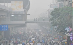 Hà Nội ô nhiễm không khí nhất thế giới sáng nay, cả thành phố chìm trong màn sương mù dày đặc
