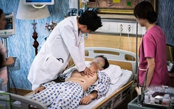 Người đàn ông đột tử trong khi làm chuyện ấy sau nhiều ngày xa vợ: 7 tình huống nên tránh "quan hệ"