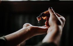 3 loại tinh dầu cho người bị nôn nao do say rượu