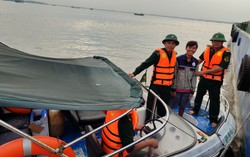 Sà lan bị chìm sau va chạm, 1 người bị trôi trên sông cả cây số