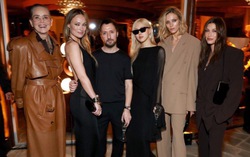 Khung hình slay nhất lúc này gọi tên Rosé, Hailey Bieber cùng dàn sao đình đám