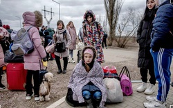 Sau 2 năm chiến tranh ở Ukraine: Quyền của phụ nữ phải là trung tâm của hoạt động ứng phó nhân đạo