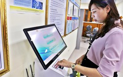 Sáp nhập xã, phường, người dân Hà Nội đổi giấy tờ thế nào?