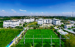 Phụ huynh học sinh trường AISVN: Người đóng tiền tiếp, người đưa con về quê