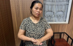 Bị công an mời làm việc, người phụ nữ 35 tuổi cởi quần áo ăn vạ