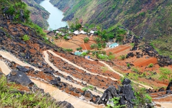 Hà Giang: Nỗi nhọc nhằn của phụ nữ ở bản Đề Chia B