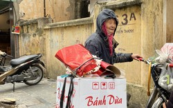 Bà lão "ngày đi ăn xin, tối về biệt thự" đi nhặt rác rồi không thấy về