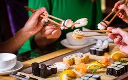 Khám phá nét văn hóa đặc sắc của món Sushi Nhật Bản