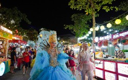 Show LGBTQ+ "Xúng xính" gây sốt tại chợ đêm Vui Phết, Phú Quốc