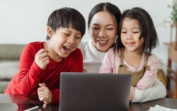 Cha mẹ cần làm gì để bảo vệ quyền riêng tư của trẻ trên môi trường mạng?