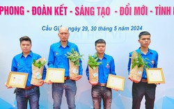 Trao tặng Huy hiệu Tuổi trẻ dũng cảm cho 4 cá nhân cứu người khỏi đám cháy ở Trung Kính