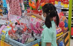 Đồ chơi dân gian, quà tặng sáng tạo được ưa chuộng trong dịp Tết thiếu nhi 1/6