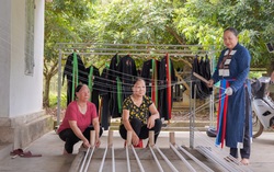 Gìn giữ và phát triển nghề dệt vải thổ cẩm xứ Bắc