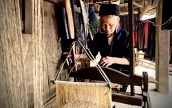 Vai trò của phụ nữ với bảo tồn văn hóa truyền thống tiến tới tự chủ kinh tế