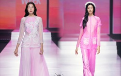 Thủy Nguyễn lần đầu mang hình ảnh áo bà ba lên sàn diễn thời trang