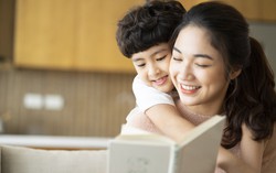 Mẹ kế làm bạn với con chồng