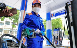Tăng hơn 200 đồng, giá xăng RON95-III tiến sát ngưỡng 22.500 đồng mỗi lít