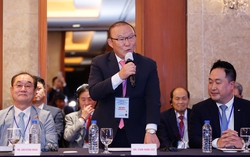 Cuộc gặp xúc động của Thủ tướng Phạm Minh Chính với những người bạn Hàn Quốc