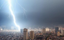Hà Nội: 1 người bị sét đánh nguy kịch