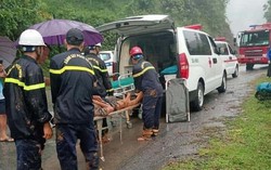 Hà Giang: 8 người trên xe khách tử vong do đất đá sạt lở vùi lấp