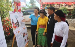 Trang bị kiến thức sinh đẻ an toàn và chăm sóc trẻ em cho phụ nữ dân tộc thiểu số