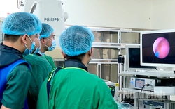 Khẩn trương sửa Luật Dược, Luật Bảo hiểm y tế; trình phương án gỡ vướng về tổ chức bộ máy, sắp xếp, tự chủ bệnh viện