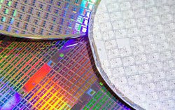 Vật liệu bán dẫn mới mỏng hơn 10 lần vật liệu bán dẫn 
truyền thống