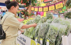 Thị trường Rằm tháng Bảy: Thực phẩm chay ăn liền đắt khách