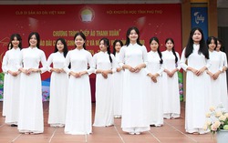 “Nếp áo thanh xuân” trao tặng 206 bộ áo dài cho giáo viên, nữ sinh Phú Thọ