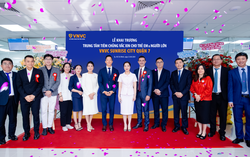 Người dân TP.HCM không thiếu trung tâm VNVC tiêm chủng an toàn