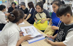 Tân sinh viên chuẩn bị nhập học: Phụ huynh đau đáu nỗi lo tăng học phí, sinh hoạt phí