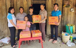 Các cấp Hội LHPN Cao Bằng kịp thời thăm hỏi, tiếp tế người dân bị ảnh hưởng bởi mưa lũ