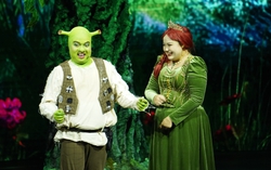 Bánh chưng, bún đậu mắm tôm được đưa vào nhạc kịch "Shrek"