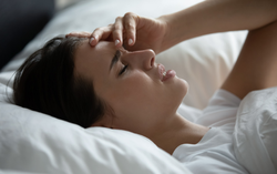 Người dễ bị đột quỵ thường có 4 thói quen này khi ngủ
