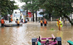 Yên Bái: Nước lũ dâng cao, người dân lên nóc nhà kêu cứu