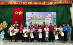 An Nhơn (Bình Định): Thăm và  tặng quà Trung thu cho 80 con đỡ đầu 