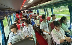 “Tôi sẽ đưa đón miễn phí học sinh đến khi cầu phao được bắc xong”