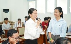 41 sinh viên được trao học bổng "Đồng hành" năm 2024