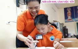 "Mẹ Hòa" của lớp học tình thương nơi cửa Phật