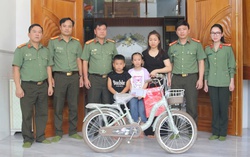 Công an Nghệ An gặp mặt và tặng quà cho 15 "Con nuôi Công đoàn"