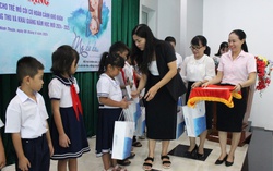 Hội LHPN Việt Nam tặng quà 50 trẻ mồ côi có hoàn cảnh khó khăn tại Ninh Thuận