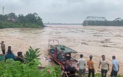Sập cầu Phong Châu: Đã vớt được 3 người
