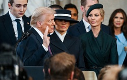 Thời trang của bà Melania trong lễ tuyên thệ nhậm chức của Tổng thống Mỹ Donald Trump