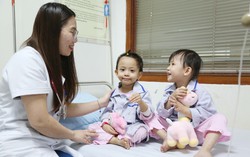 Hạnh phúc giản dị của những bác sĩ mùa xuân vắng nhà