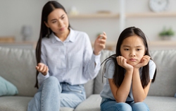 Cha mẹ cần… thôi lo cho con