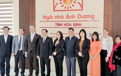 Khai trương Ngôi nhà Ánh Dương tại Hòa Bình hỗ trợ phụ nữ và trẻ em gái bị bạo lực giới
