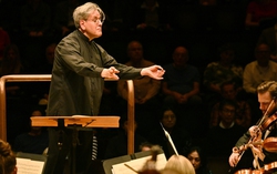 "Huyền thoại chỉ huy" Antonio Pappano cùng Dàn nhạc London biểu diễn Quốc ca Việt Nam