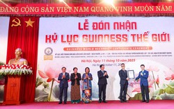 Tranh sơn mài về Bác Hồ được công nhận Kỷ lục Guinness Thế giới